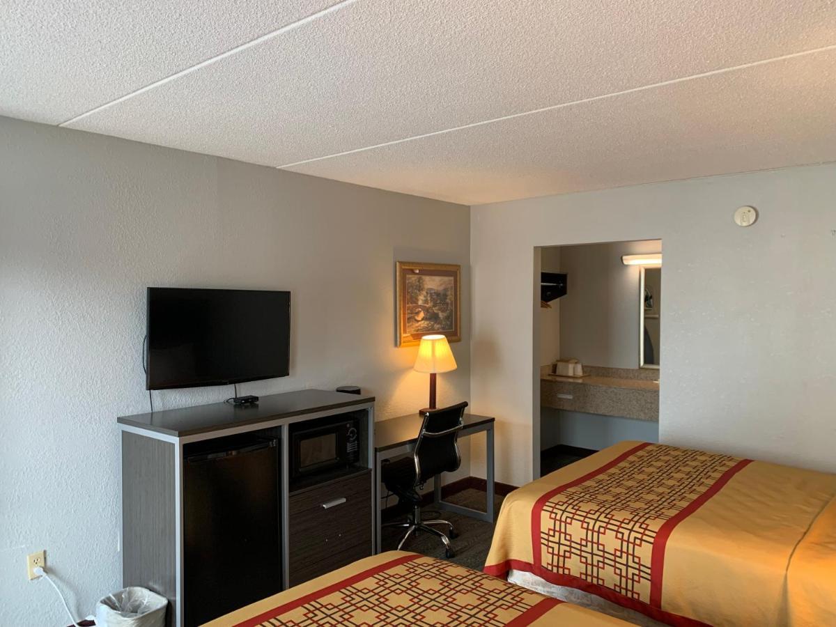 Pigeon Forge Parkway Inn Exterior photo
