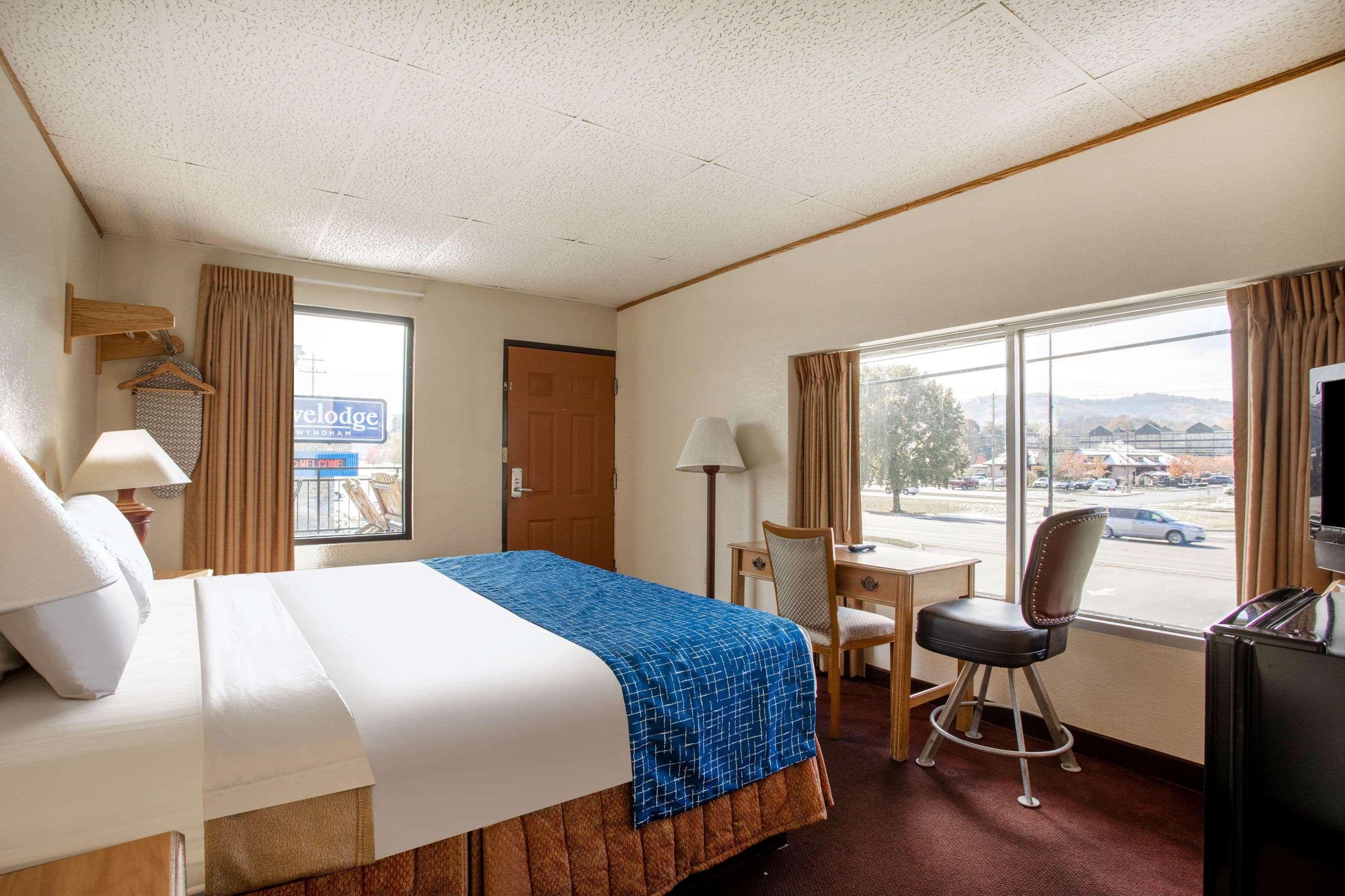 Pigeon Forge Parkway Inn Exterior photo