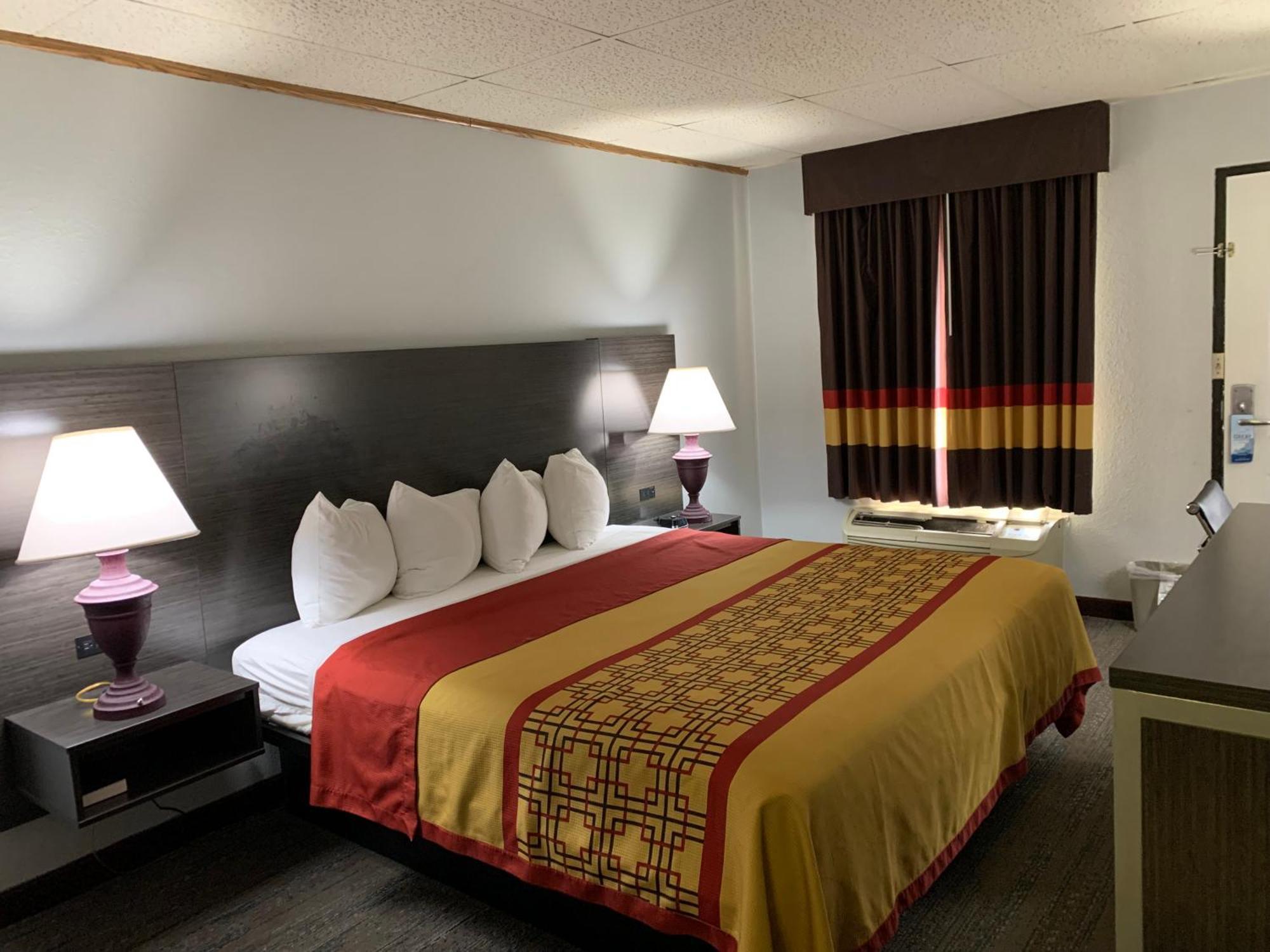 Pigeon Forge Parkway Inn Exterior photo