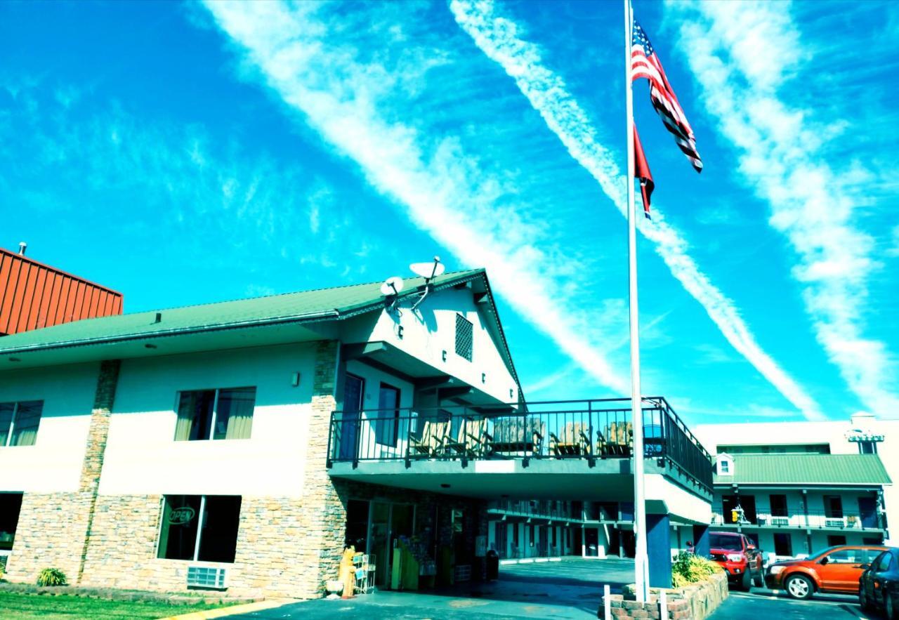 Pigeon Forge Parkway Inn Exterior photo